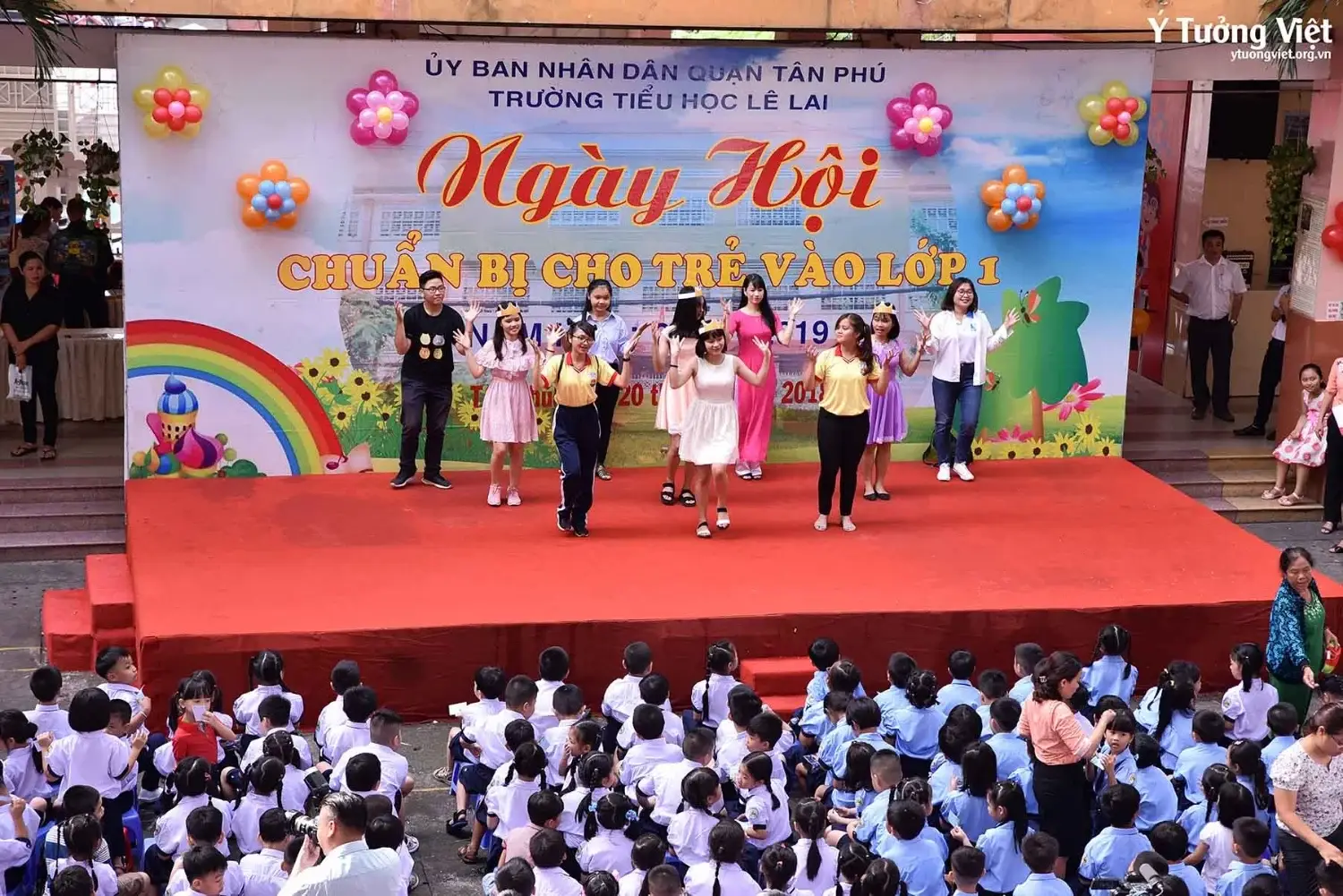 Truong Th Le Lai Ngay Hoi Chuan Bi Cho Con Vao Lop Mot Ket Hop San Choi Trai Nghiem Ky Nang Song 1.webp