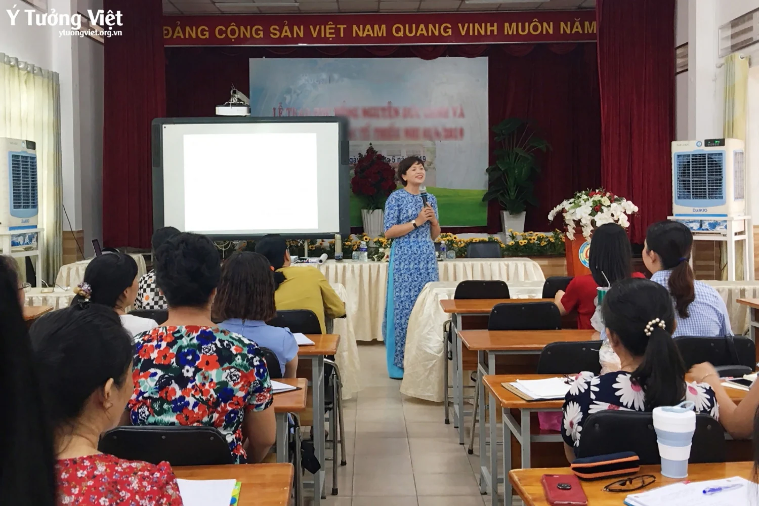 Truong Th Le Lai Niem Vui Nghe Giao 1.webp