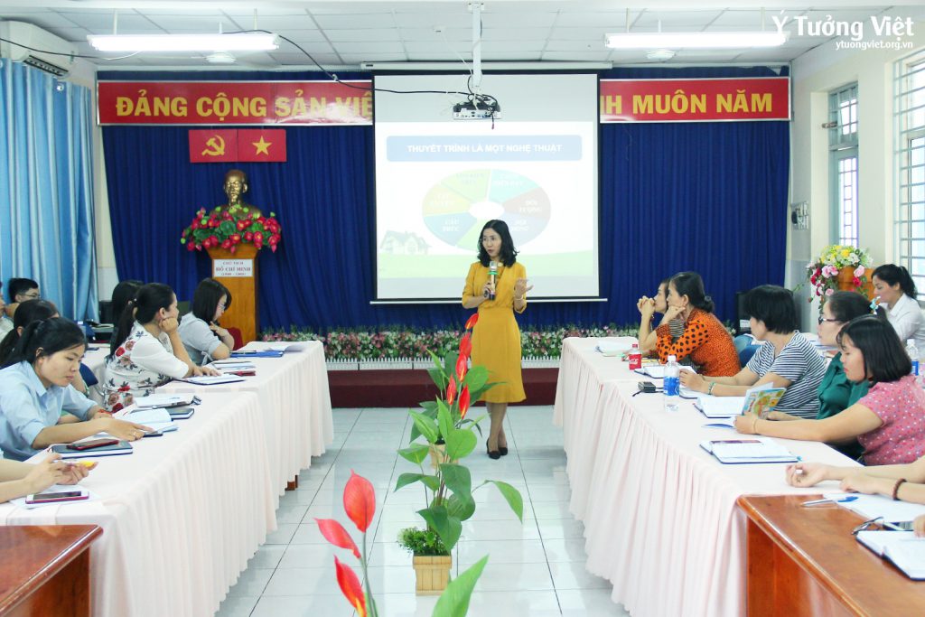 Truong Th Le Thanh Tong Tap Huan Ampquotnghe Thuat Thuyet Trinh Truoc Cong Chungampquot Danh Cho Giao Vien 8.jpg