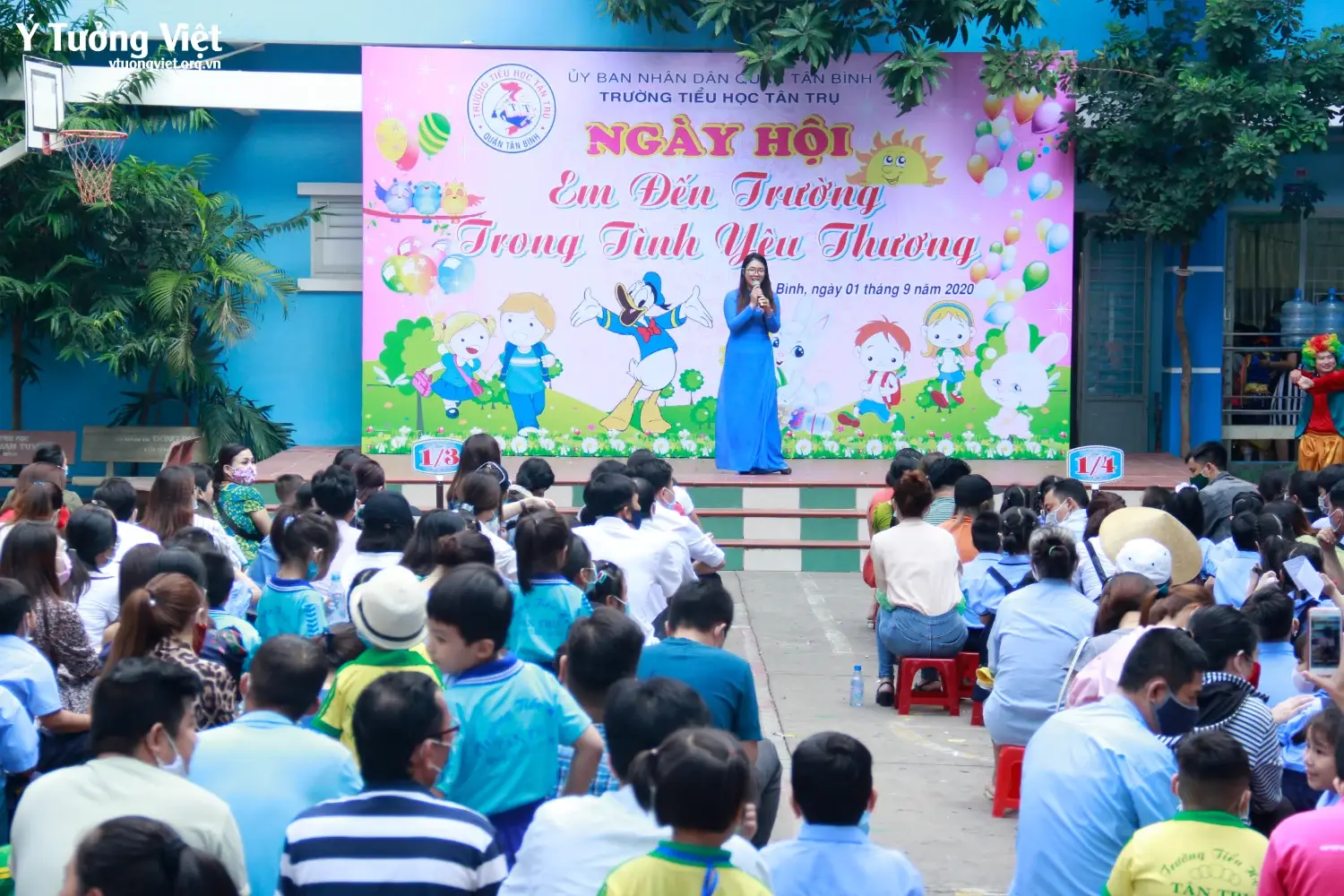 Truong Th Tan Tru Ngay Hoi Den Truong 1.png