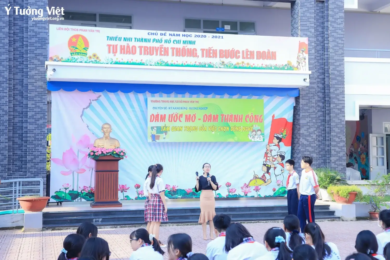 Truong Thcs Phan Van Tri Tam Quan Trong Cua Chon Dung Nghe 13.webp