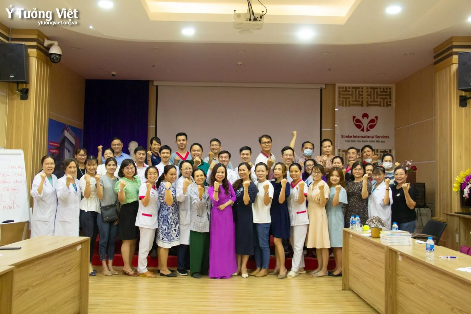 Chương Trình Tập Huấn Nâng Cao Kỹ Năng Giao Tiếp ứng Xử Trong Môi Trường Bệnh Viện Cùng đội Ngũ Cán Bộ Quản Lý Bệnh Viên đa Khoa Quốc Tế Sis Cần Thơ 06