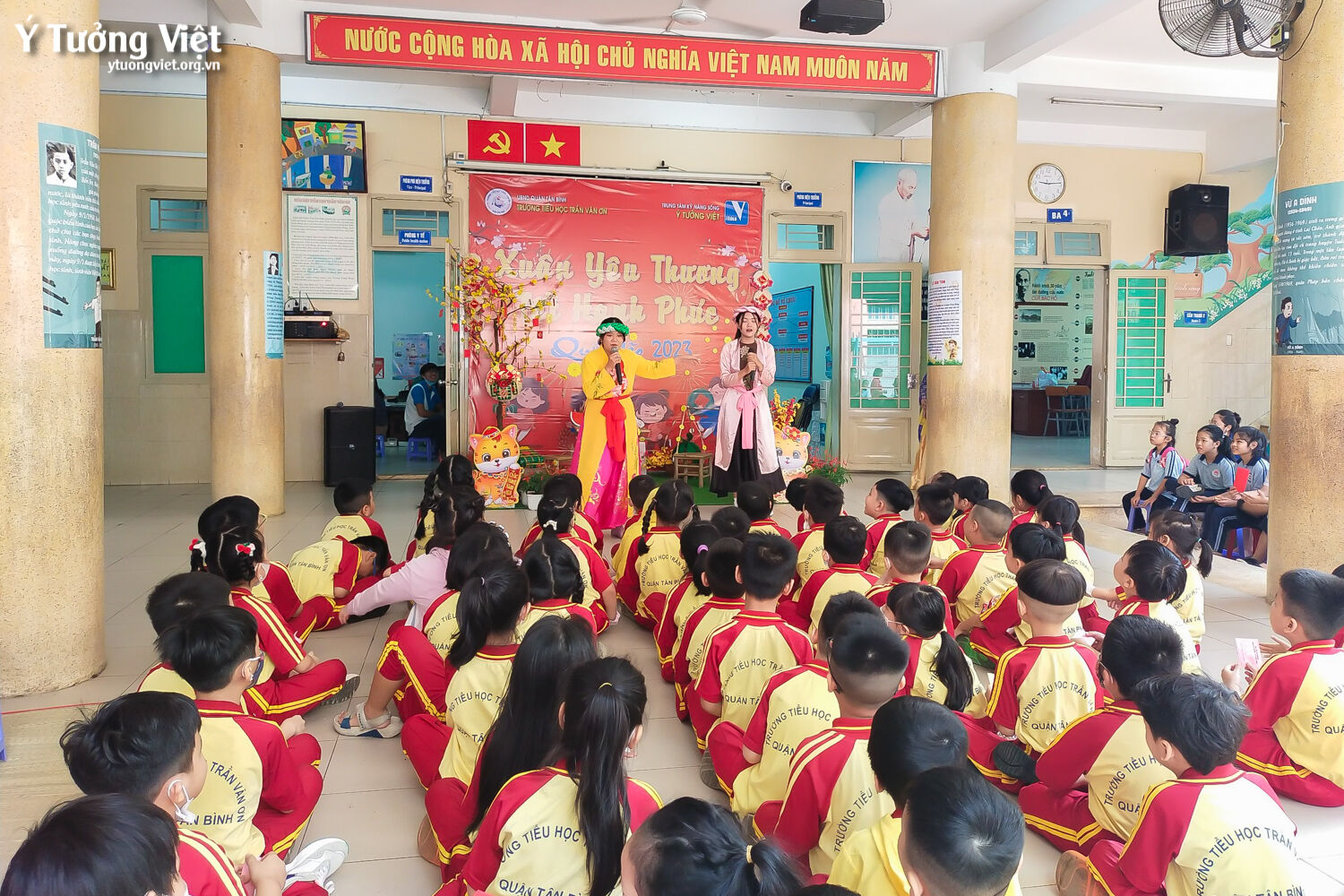Xuân Yêu Thương Tết Hạnh Phúc ở Trường Th Trần Văn Ơn Trạm Cuối Trong Hành Trình Du Xuân Của Ý Tưởng Việt 01