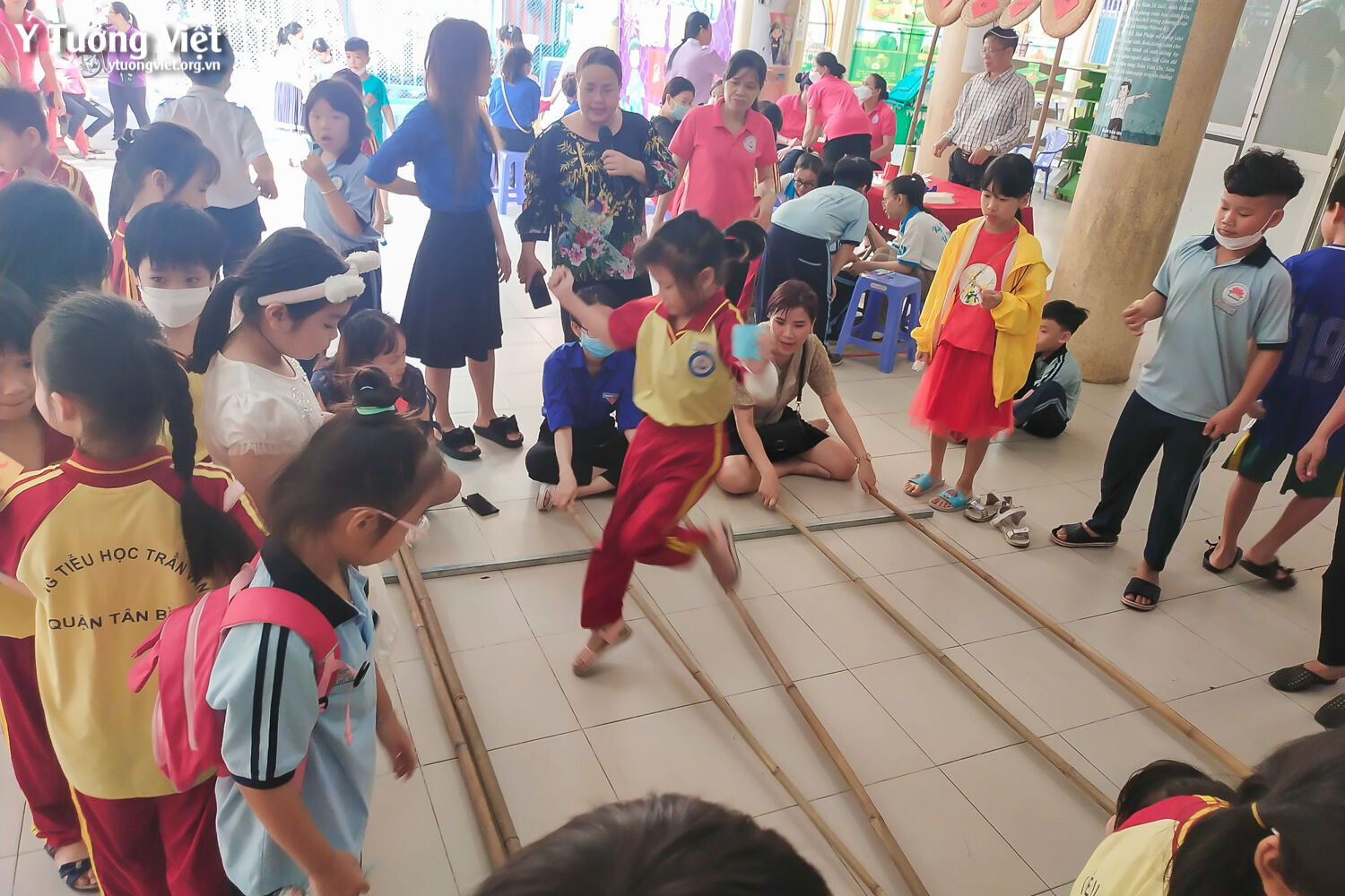 Xuân Yêu Thương Tết Hạnh Phúc ở Trường Th Trần Văn Ơn Trạm Cuối Trong Hành Trình Du Xuân Của Ý Tưởng Việt 09