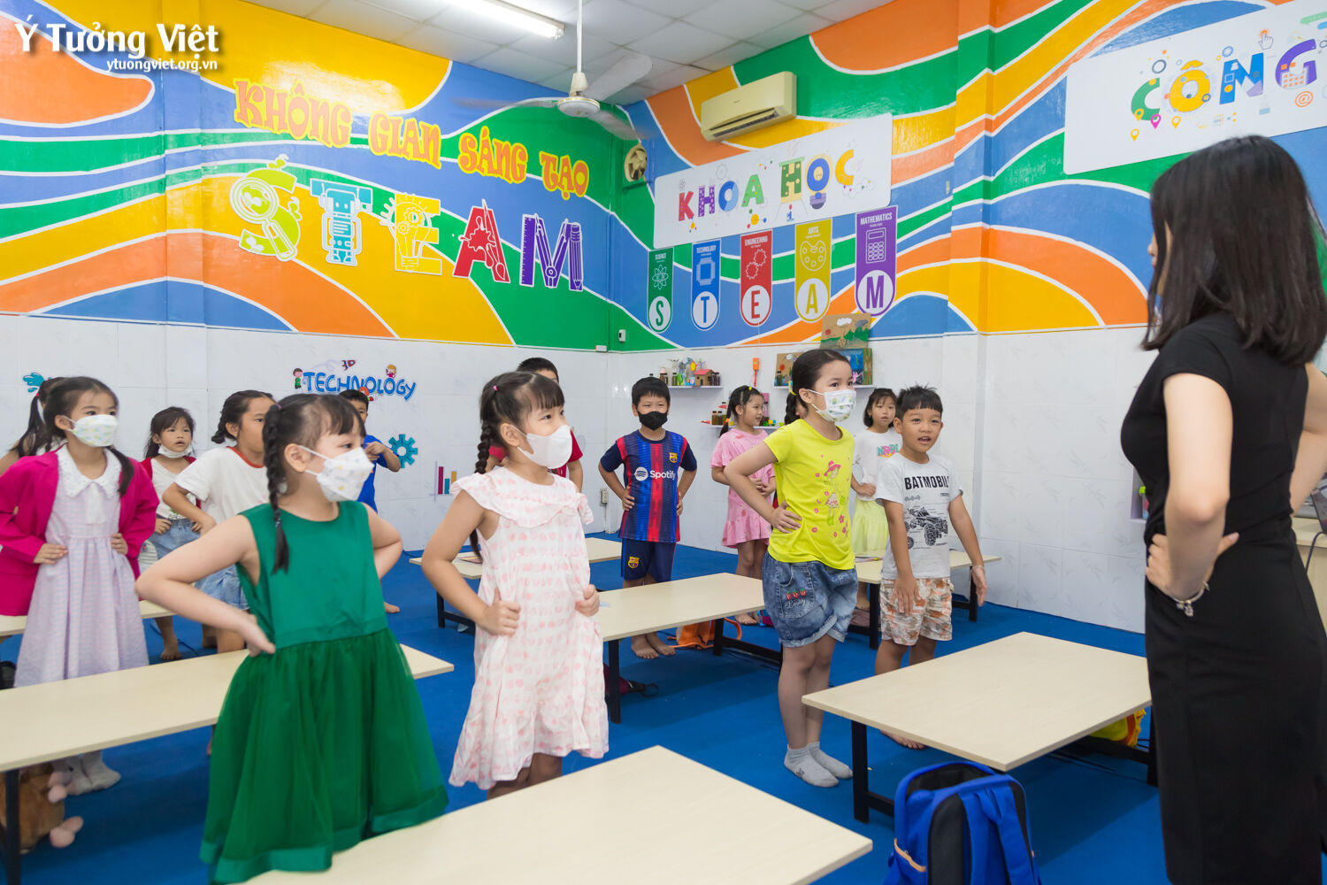 Bắt đầu Hành Trình Mùa Hè ở Khóa Học Mc Nhí Cùng 32 én Nhỏ Dễ Thương 01