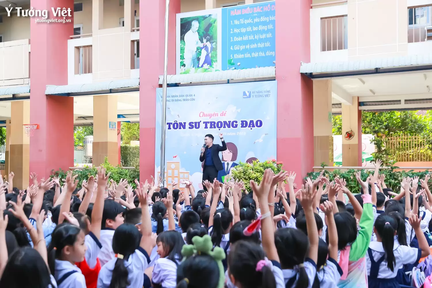 Mừng ngày Nhà giáo, chào tháng tri ân | Khắc ghi truyền thống “Tôn sư trọng đạo” cùng các bạn học sinh trường tiểu học Đặng Trần Côn