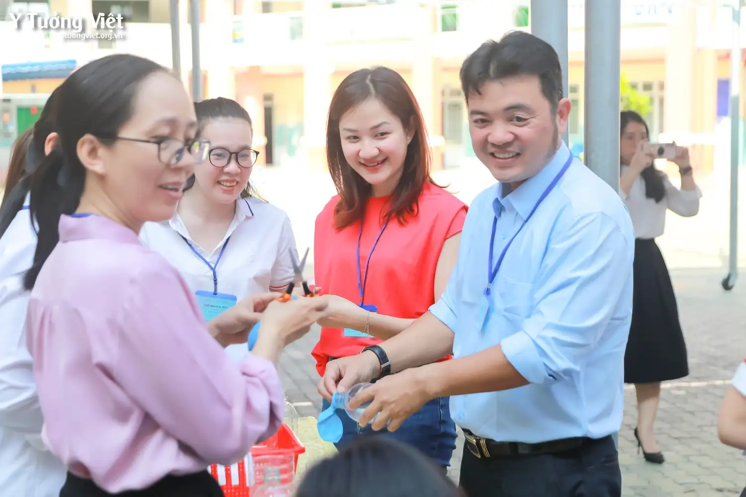 Ngày hội “Ba mẹ đồng hành cùng con” ở trường TH An Phong | Chuyên đề: Lớp học mở STEM – Thiết kế kèn cổ vũ