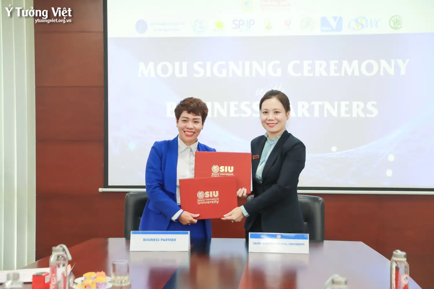 Ý Tưởng Việt ký kết hợp tác hỗ trợ chuyên môn cùng trường Đại học Quốc tế Sài Gòn (SIU)