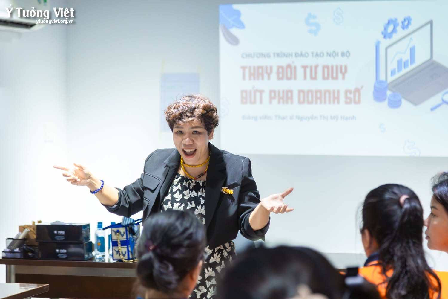 Ý Tưởng Việt & Bến Thành TSC | Chương trình đào tạo “Thay đổi tư duy – Bứt phá doanh số”