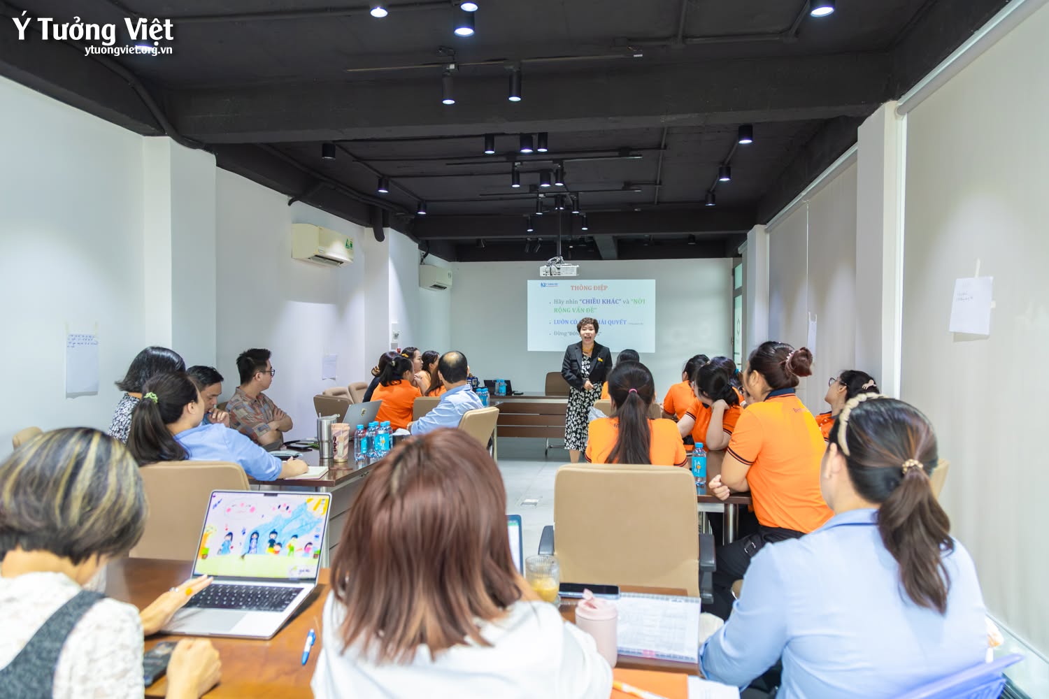 Ý Tưởng Việt & Bến Thành TSC | Chương trình đào tạo “Thay đổi tư duy – Bứt phá doanh số”