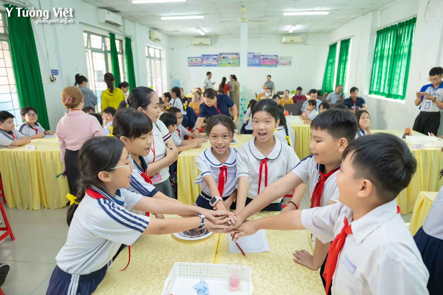 Tiết học mở STEM “Núi lửa phun trào” tại TH An Phong: Khơi dậy tư duy sáng tạo