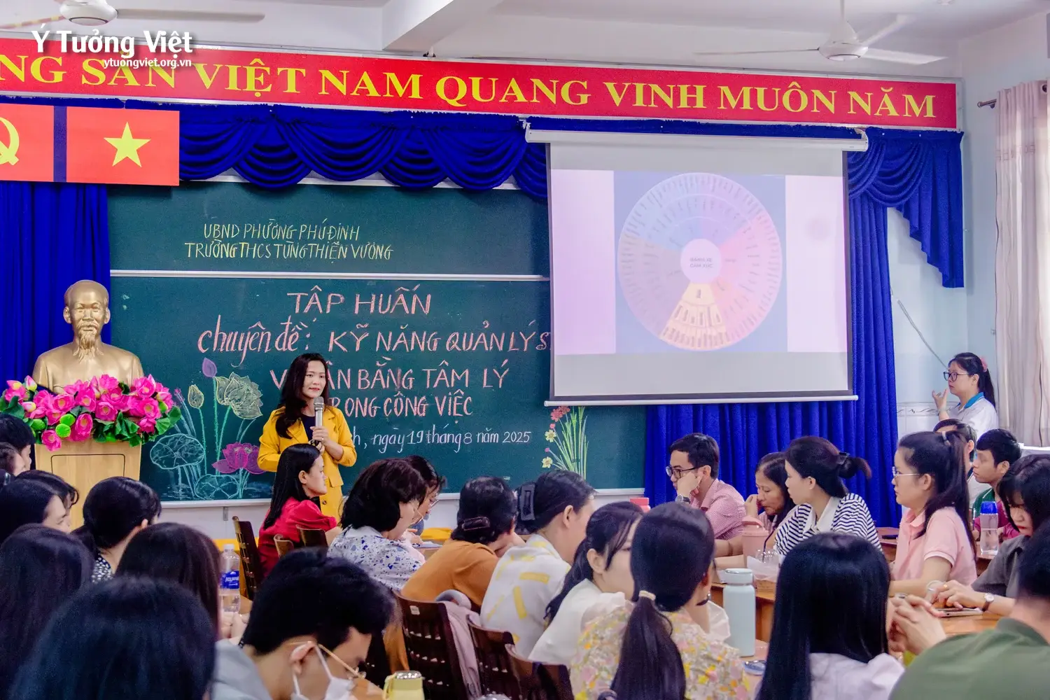 Chào mùa tựu trường 2025 – 2026 | Nâng cao “Kỹ năng quản lý stress và cân bằng tâm lý trong công việc” cùng các thầy cô Trường THCS Tùng Thiện Vương