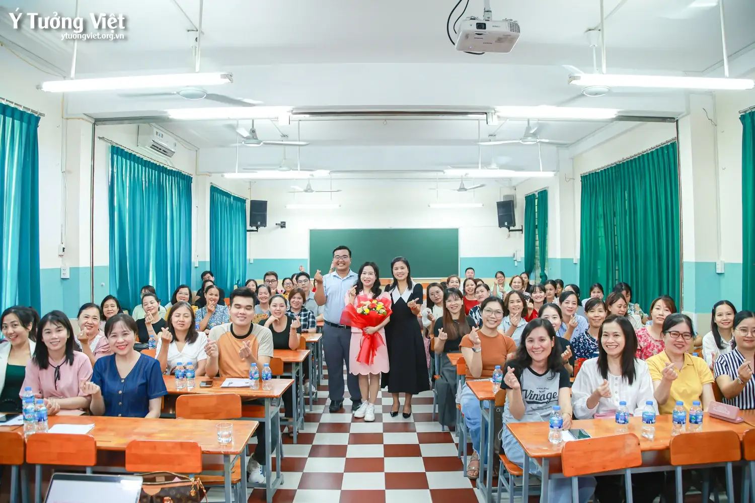 Chào mùa tựu trường 2025 – 2026 | Tập huấn “Nâng cao kỹ năng giao tiếp – Ứng xử sư phạm trong bối cảnh xây dựng Trường học thông minh – Trường học hạnh phúc” – Trường THCS Võ Thành Trang